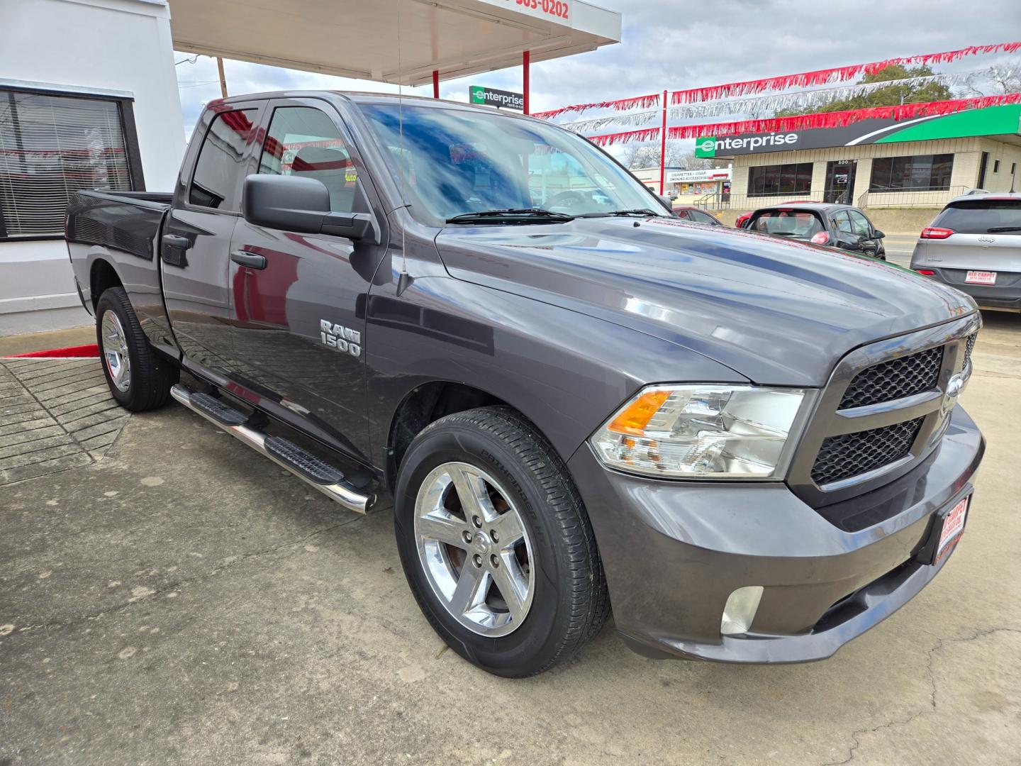 2018 GRAY RAM 1500 (1C6RR6FG9JS) with an 3.6L V6 F DOHC 24V engine, Automatic transmission, located at 503 West Court, Seguin, TX, 78155, (830) 379-3373, 29.568621, -97.969803 - Photo#1